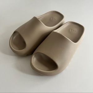 yeezy SLIDE, size US 5.5, in Pure